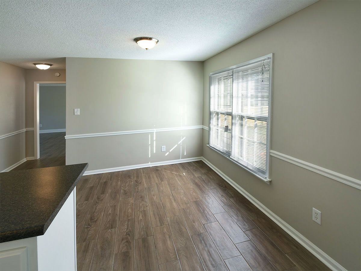 4 Bedroom, 2.5 Bathrooms Near S Germantown Rd and Winchester – photo 4