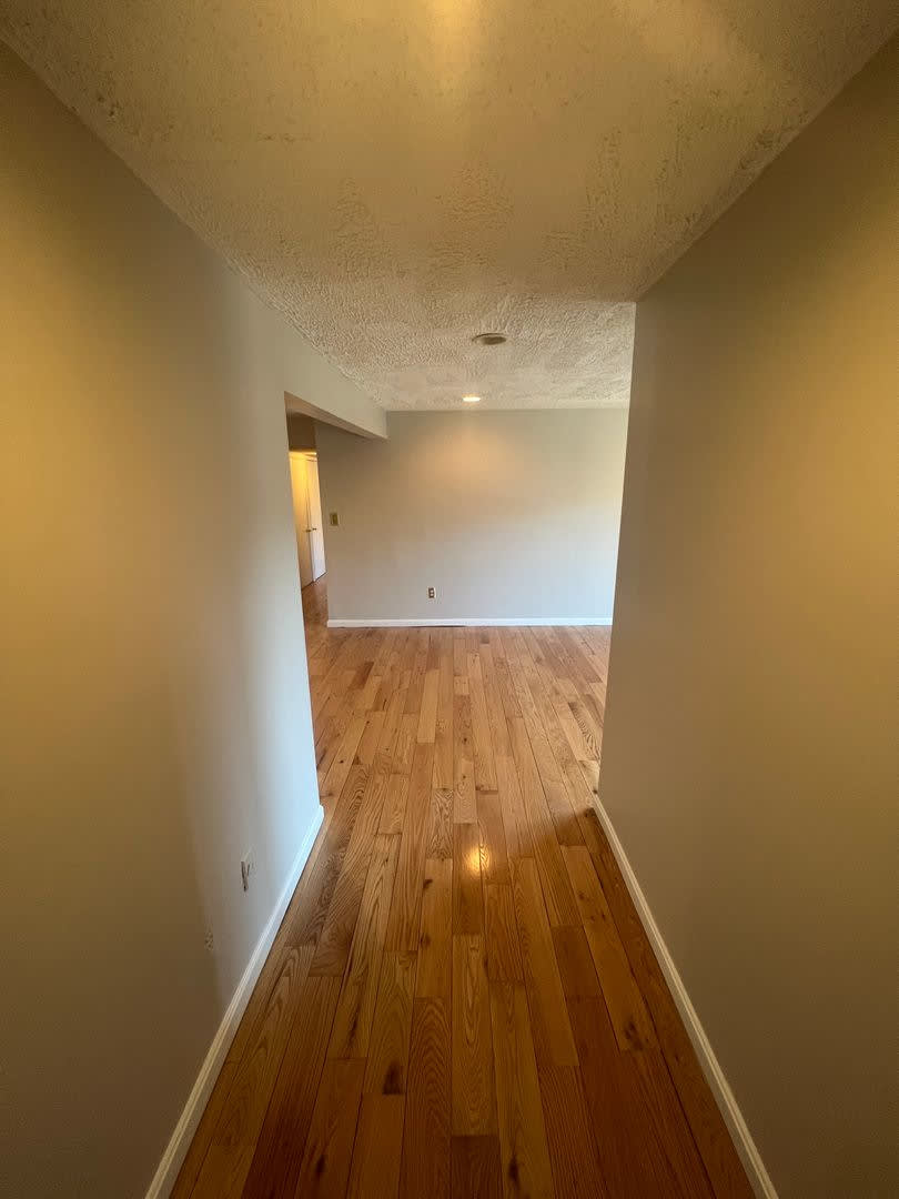 Cozy 3 Bedroom 1 Bathroom Condo Conveniently Located At Dc Line – photo 3