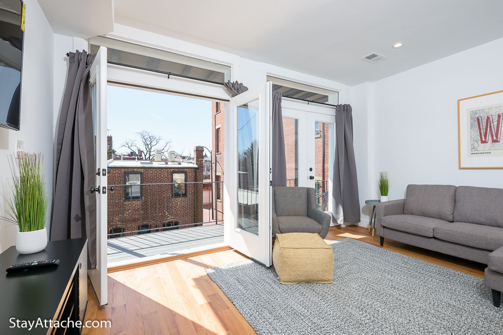 631 Constitution Avenue NE – photo 5