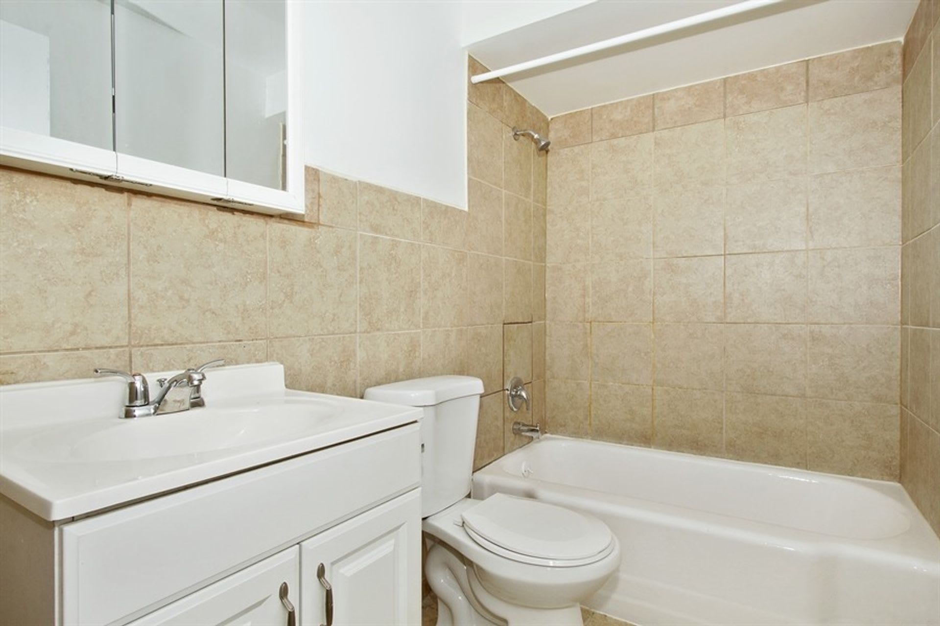 8806 S Cottage Grove Ave – photo 2