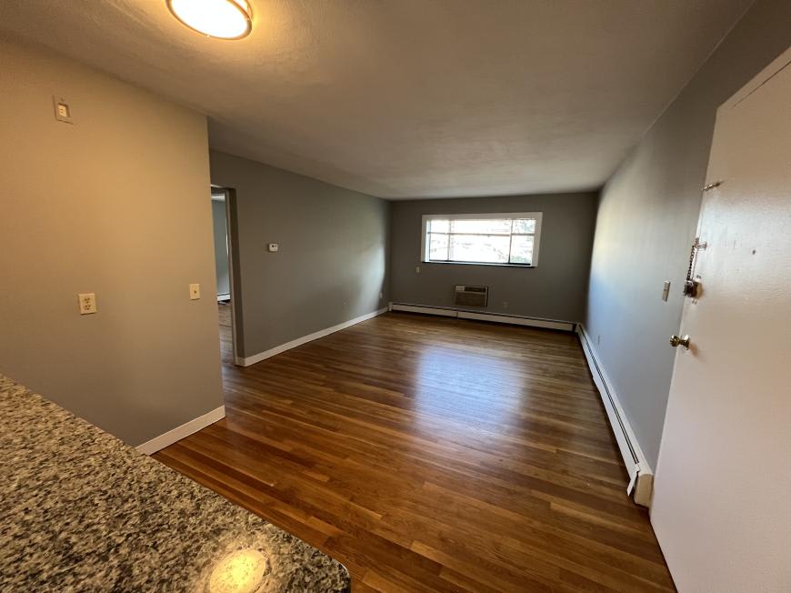14 Riverside St. – photo 4