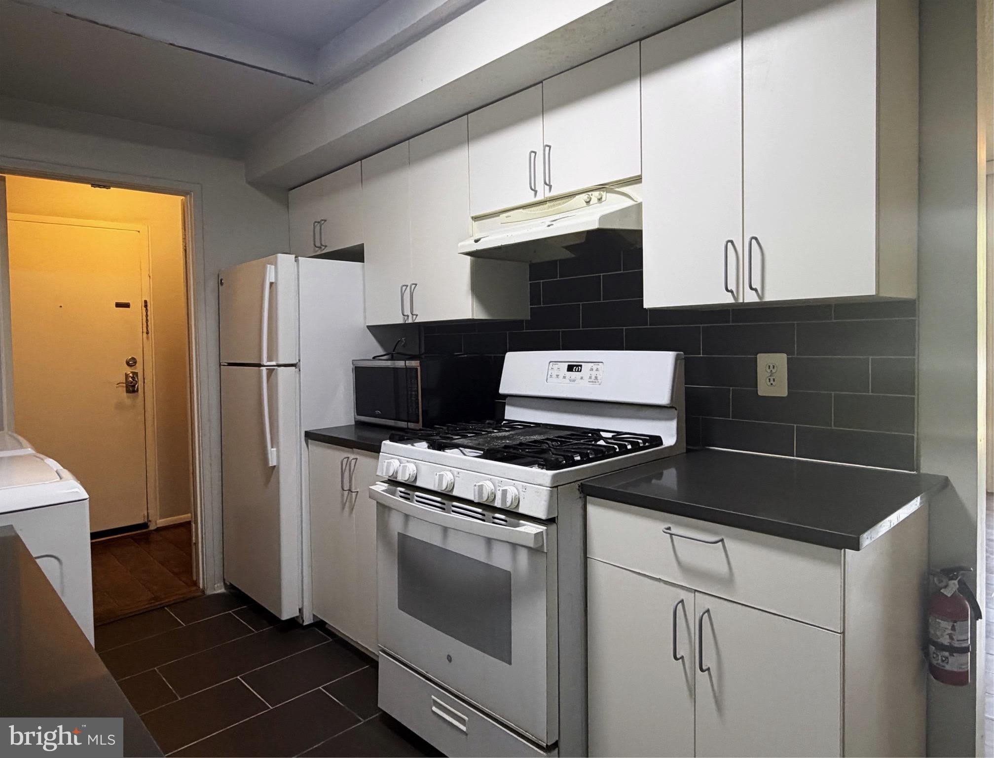 10237 Prince Place – photo 5