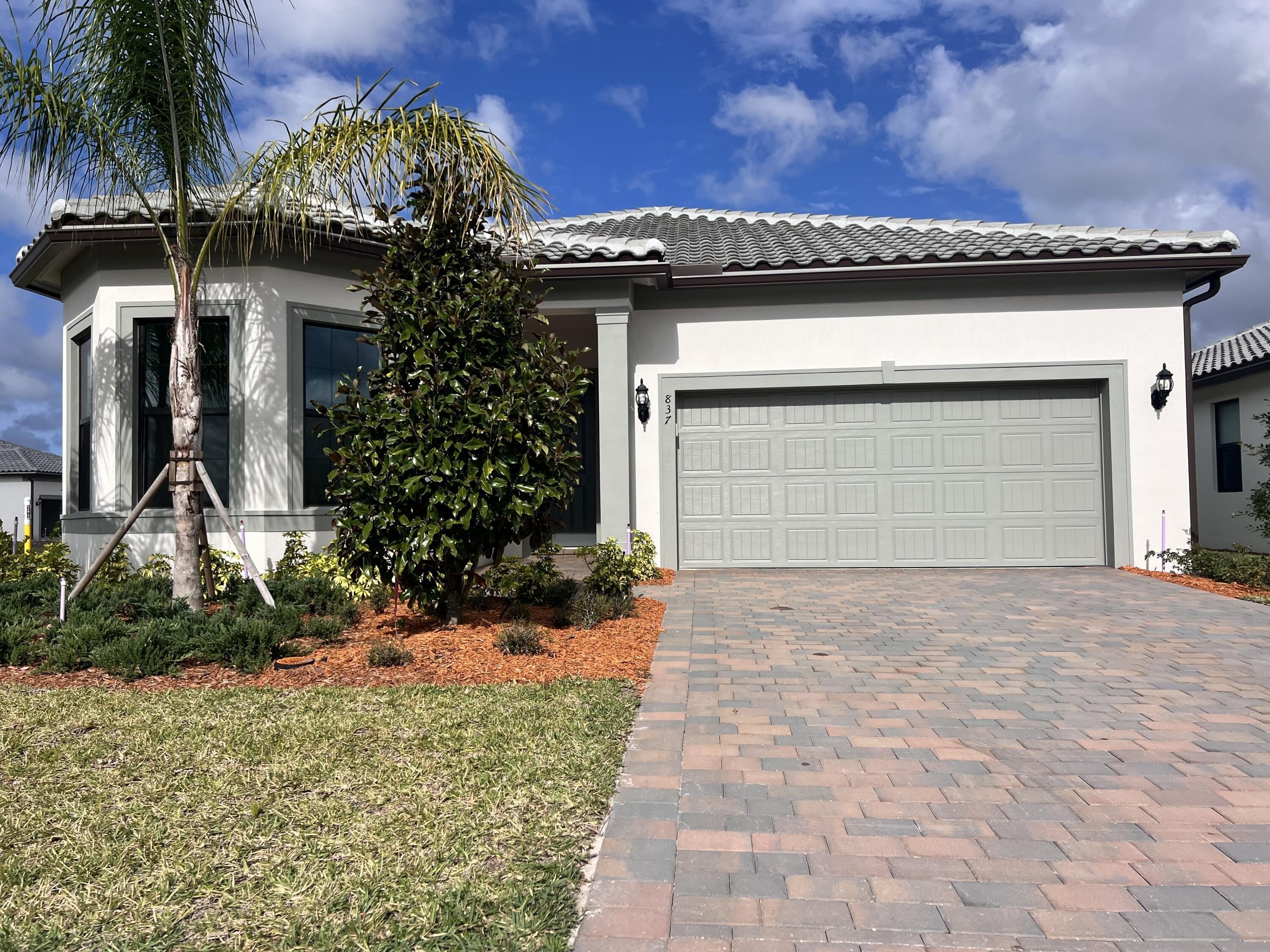 837 SE Courances Drive – photo 1