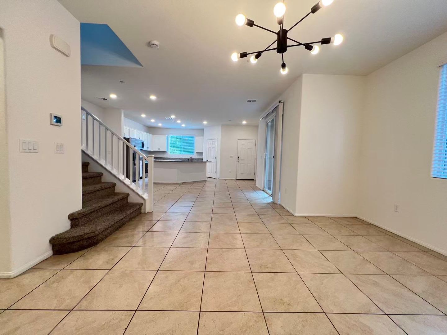 1347 Graphite Ave – photo 5