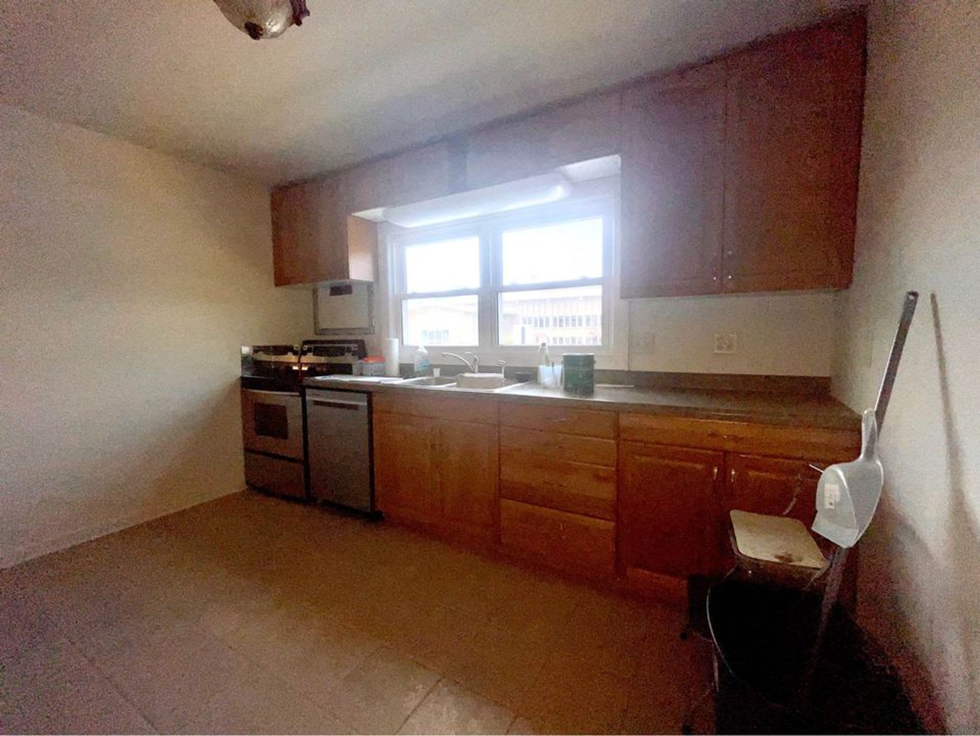 654 22Nd Street North – photo 2