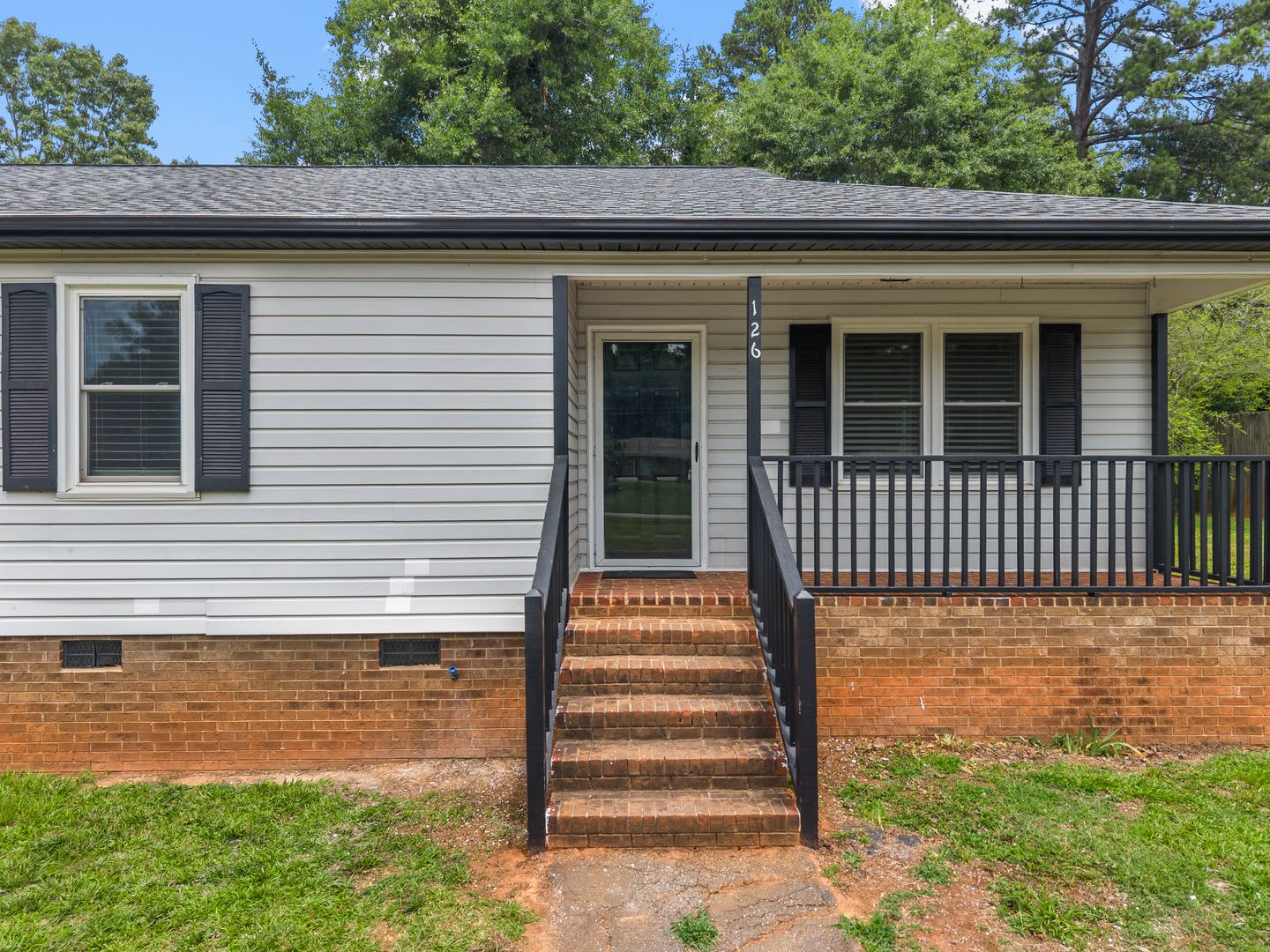 Renovated 2 Br 2 Ba Home 500 Off First Month Rent – photo 1