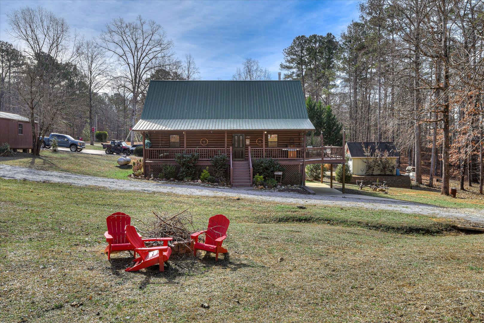 Fully Furnished Monthly Lake Cabin Rental Available October March – photo 4