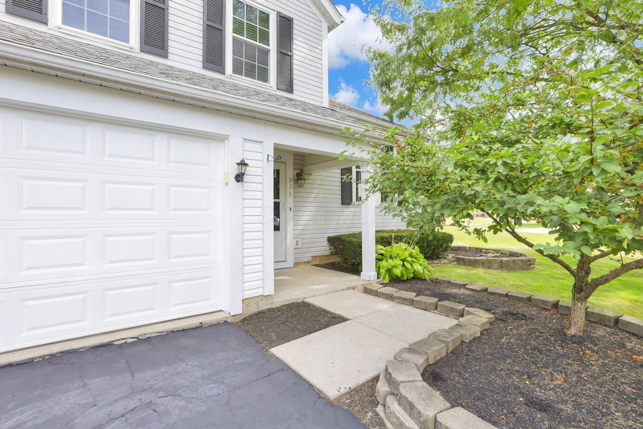 933 Briaro Street – photo 2