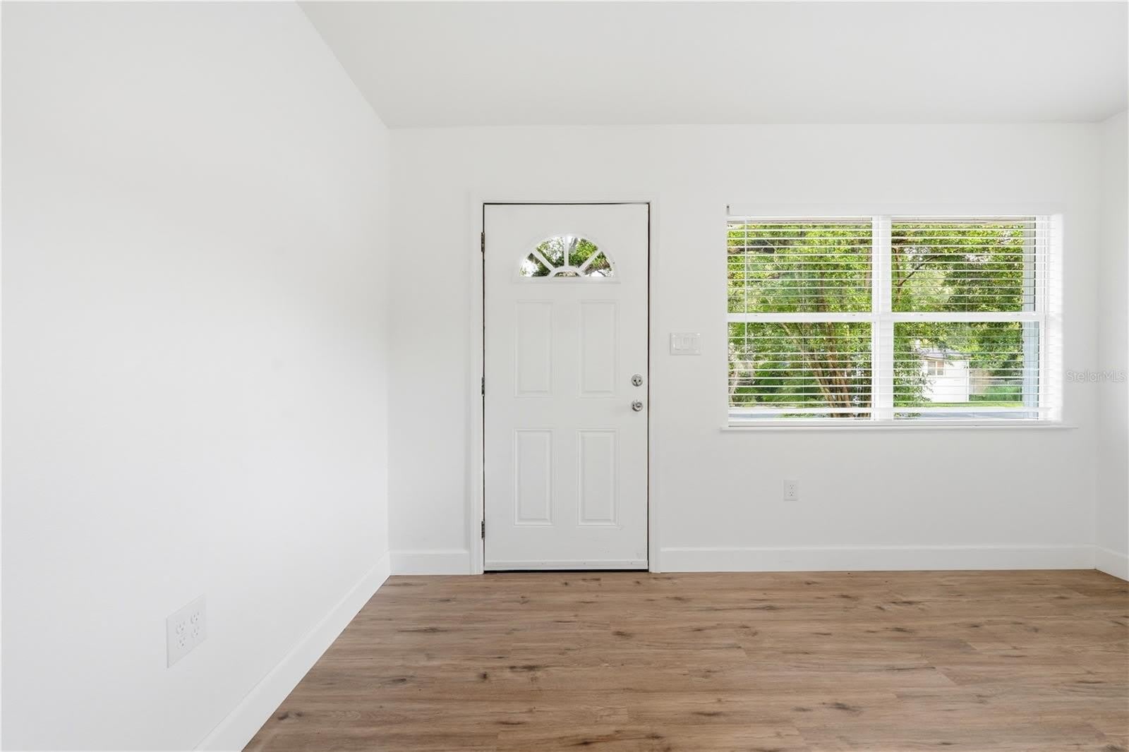 1009 NEBRASKA Street – photo 2