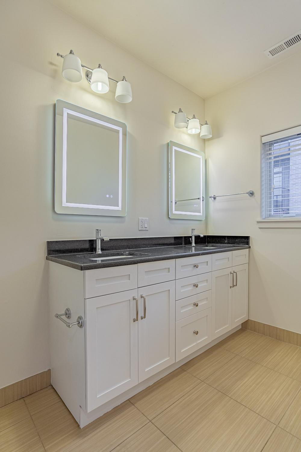 2100 Greenwood – photo 3