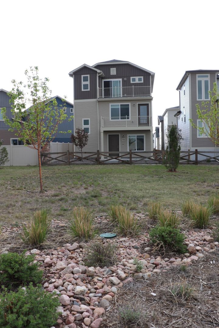 Move In Special 250 Off 1St Month S Rent Gorgeous Banning Lewis Ranch – photo 2