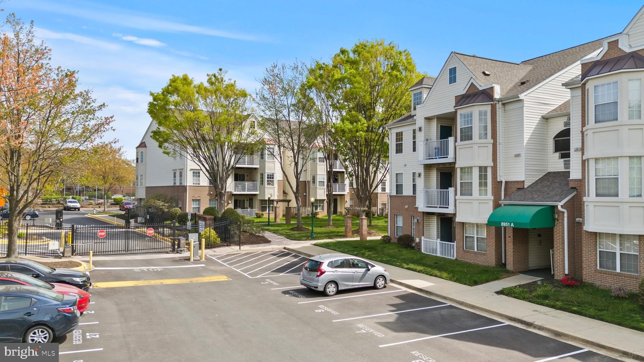 8951 TOWN CENTER Circle – photo 3