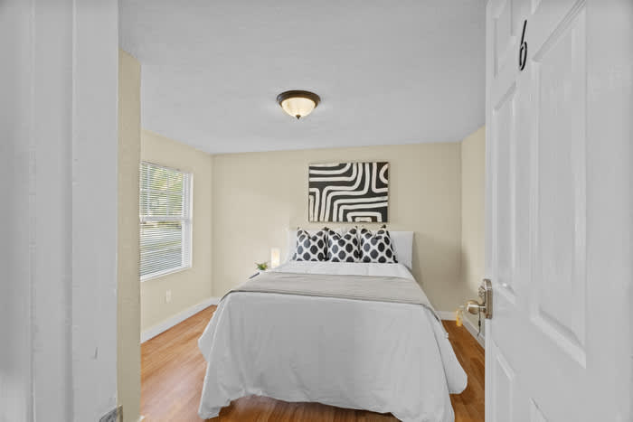 3201 East Osborne Avenue – photo 3