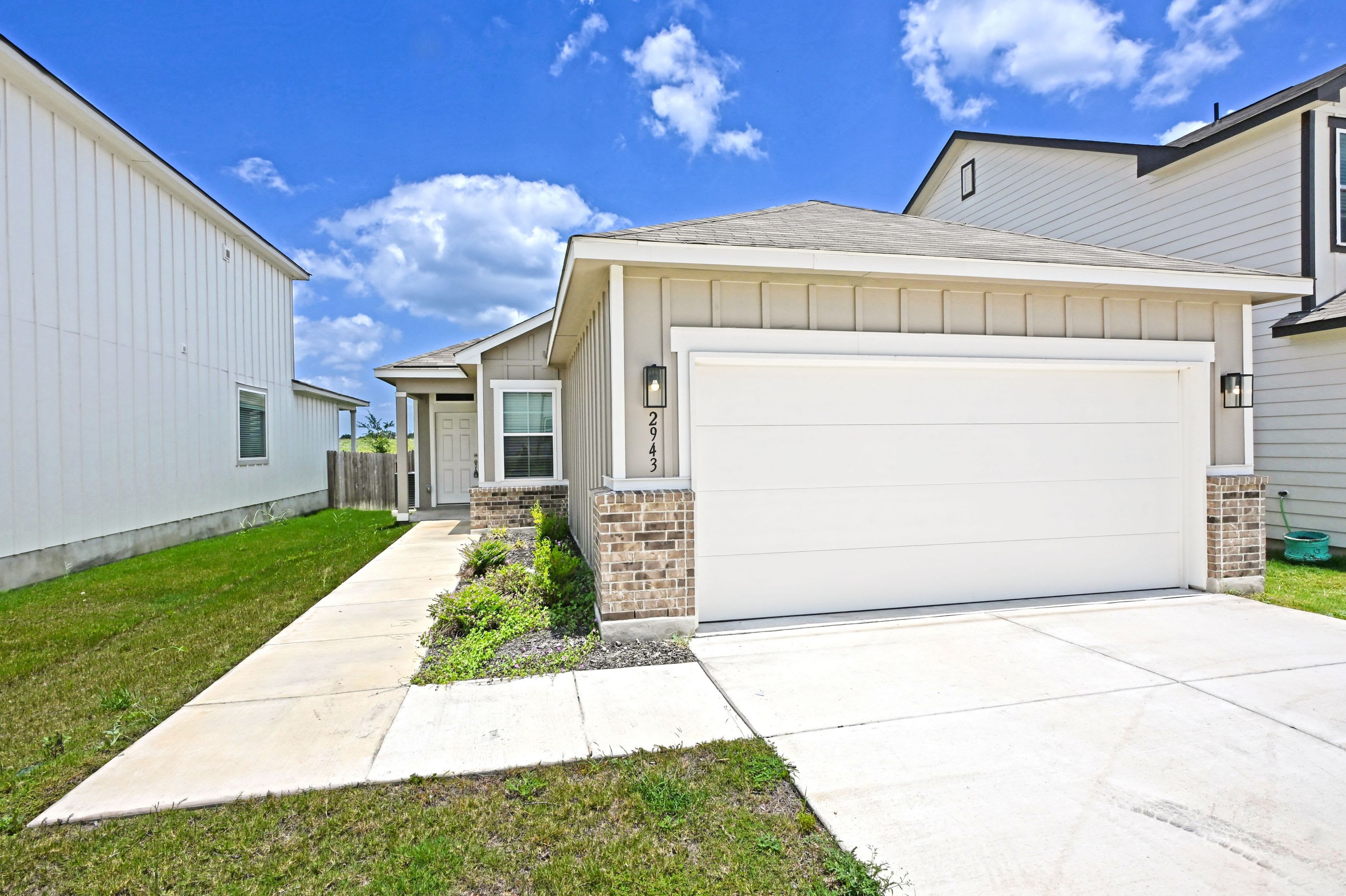 2943 Angelou Street – photo 1