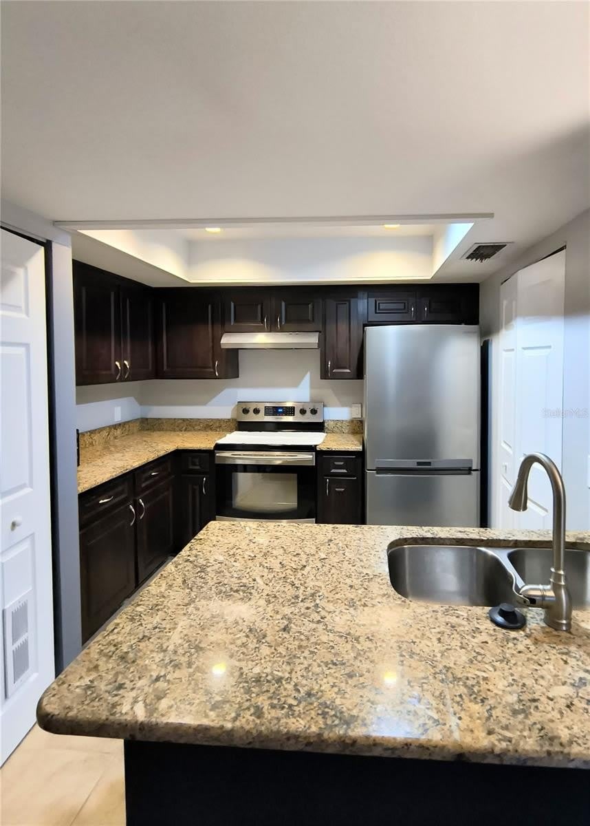 201 S ARRAWANA Avenue – photo 3