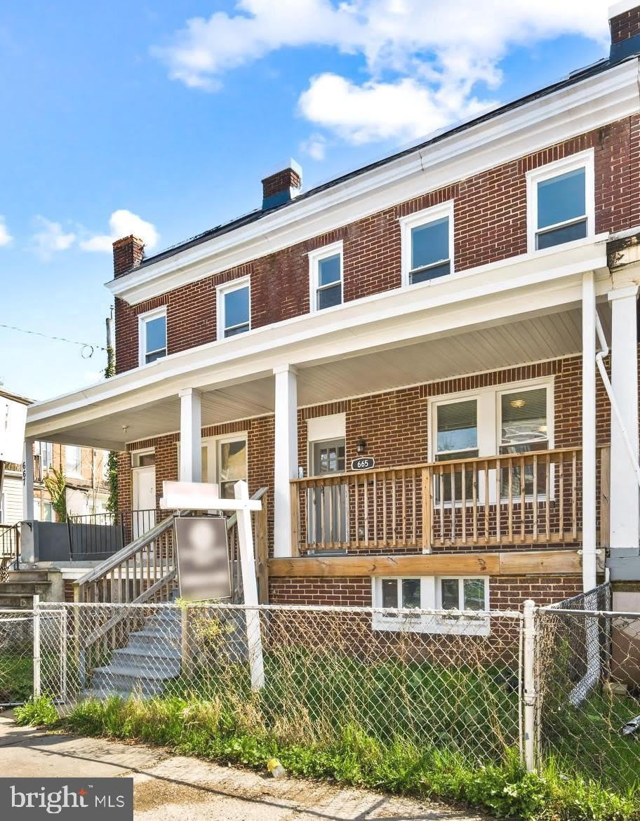665 DUMBARTON Avenue – photo 1