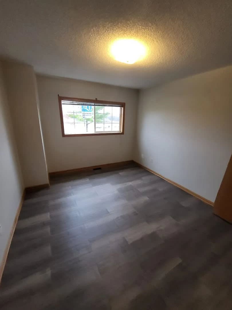 1325 Southeast Delaware Avenue – photo 4