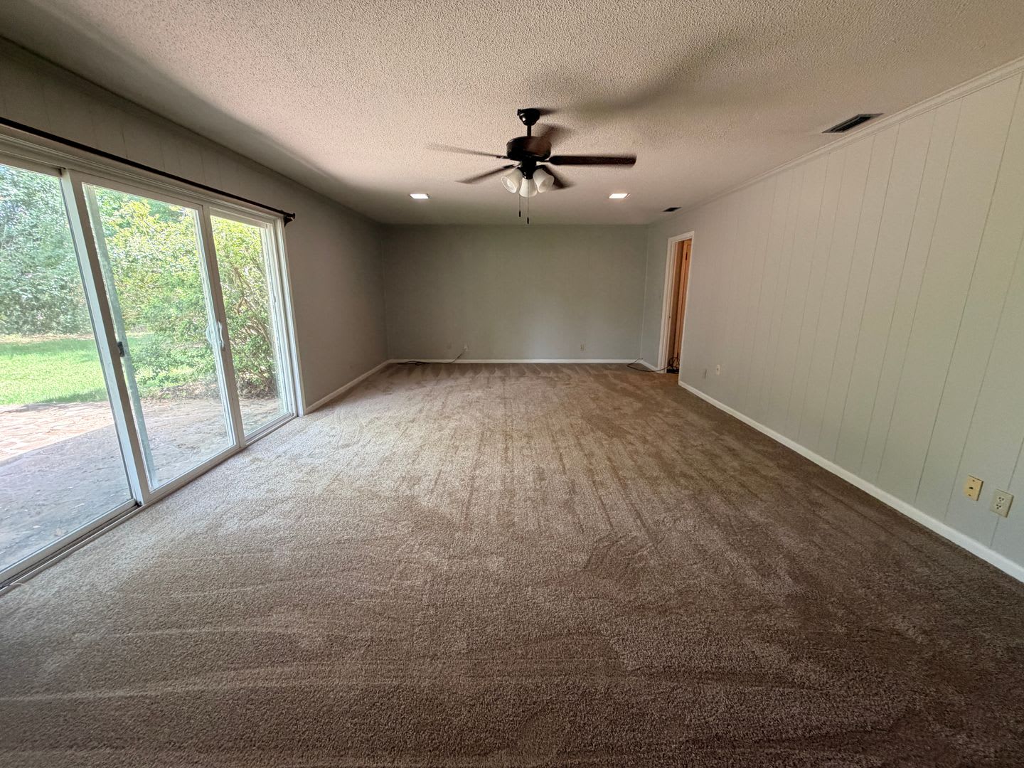 Charming 3BR/2BA Brick Home with 2-Car Garage in Foxborough Subdivision! – photo 2