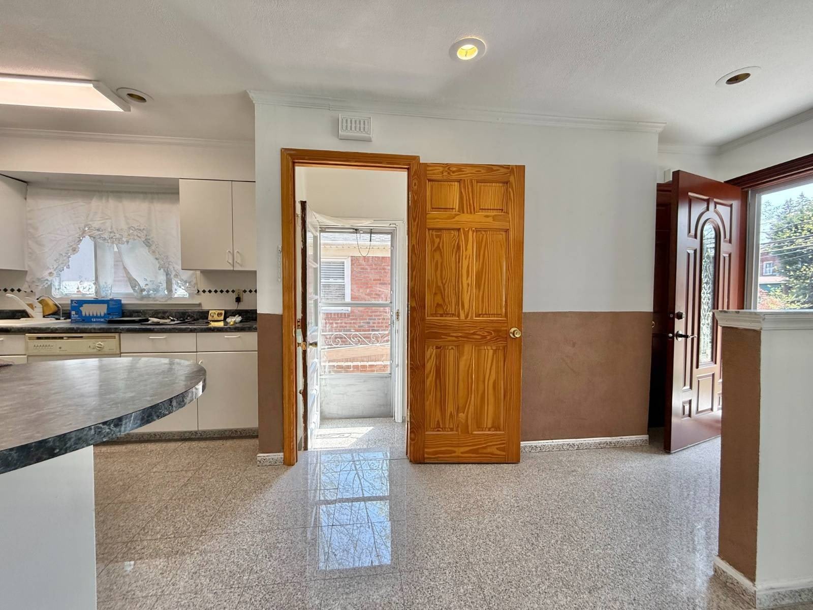 33-19 BELL BLVD – photo 4