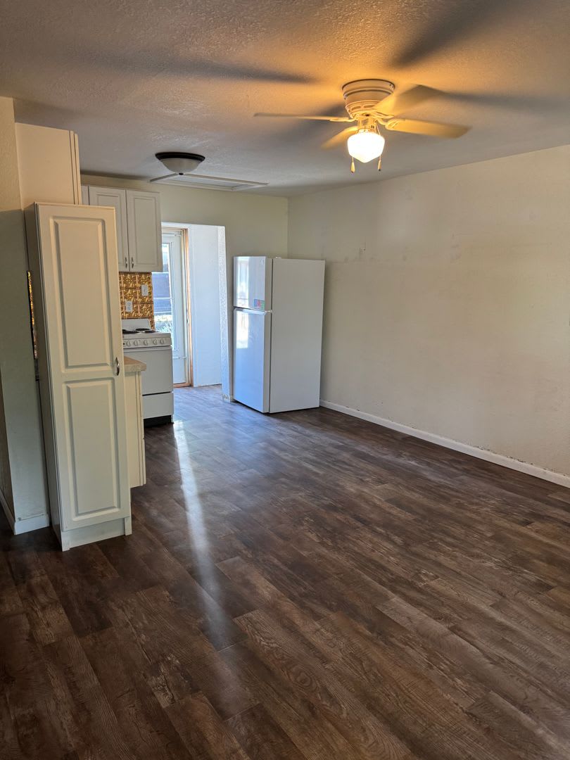 713 1/2 S 6th Street – photo 2