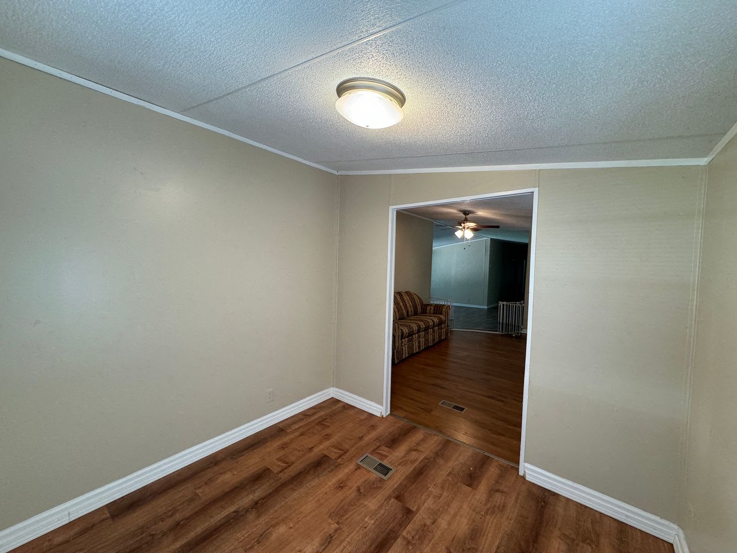 NICE 4/2 MOBILE HOME ON FLOURNOY LUCAS – photo 5