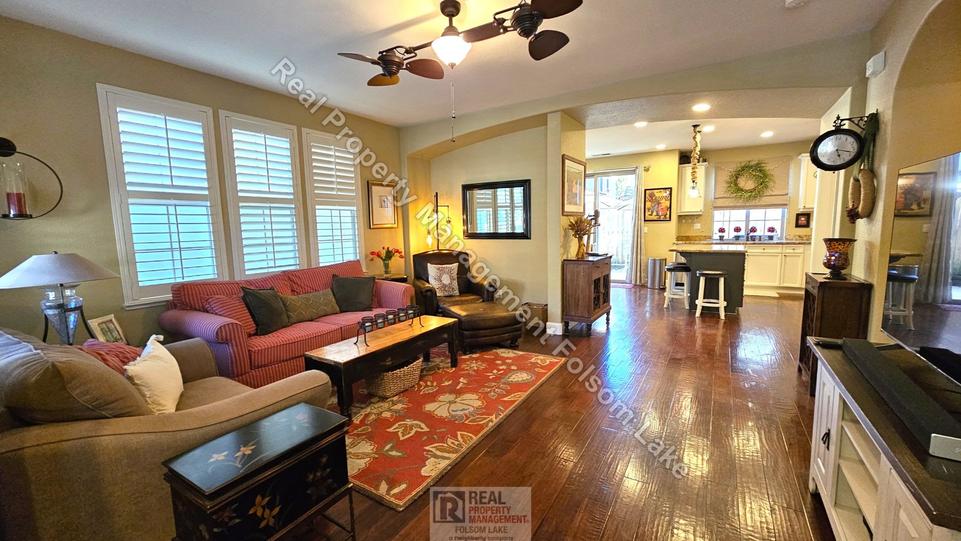 Exquisitely Furnished 3bd 2.5ba – photo 3