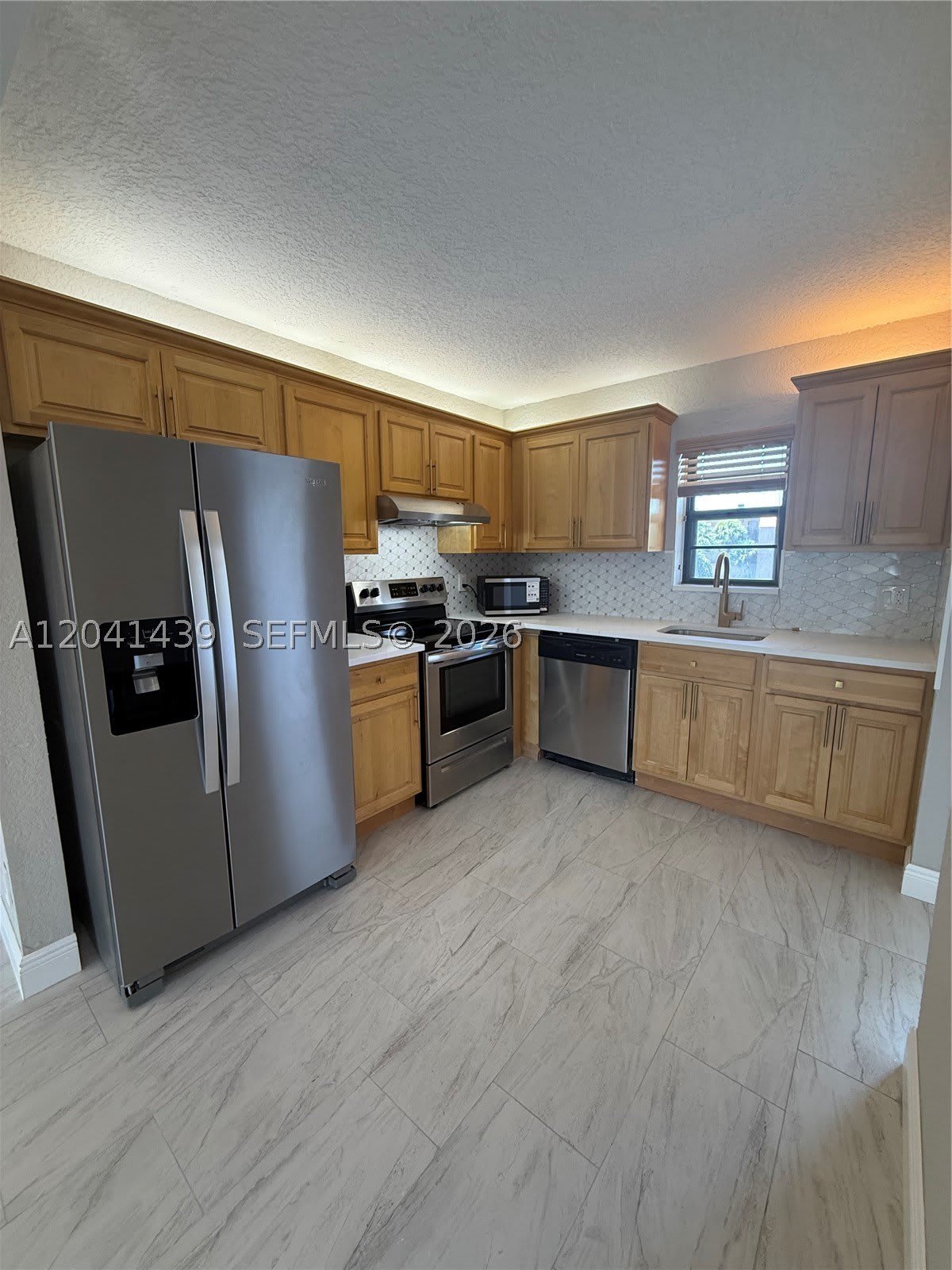 9273 SW 8th St – photo 2