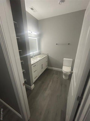 318 Grand River Avenue – photo 5