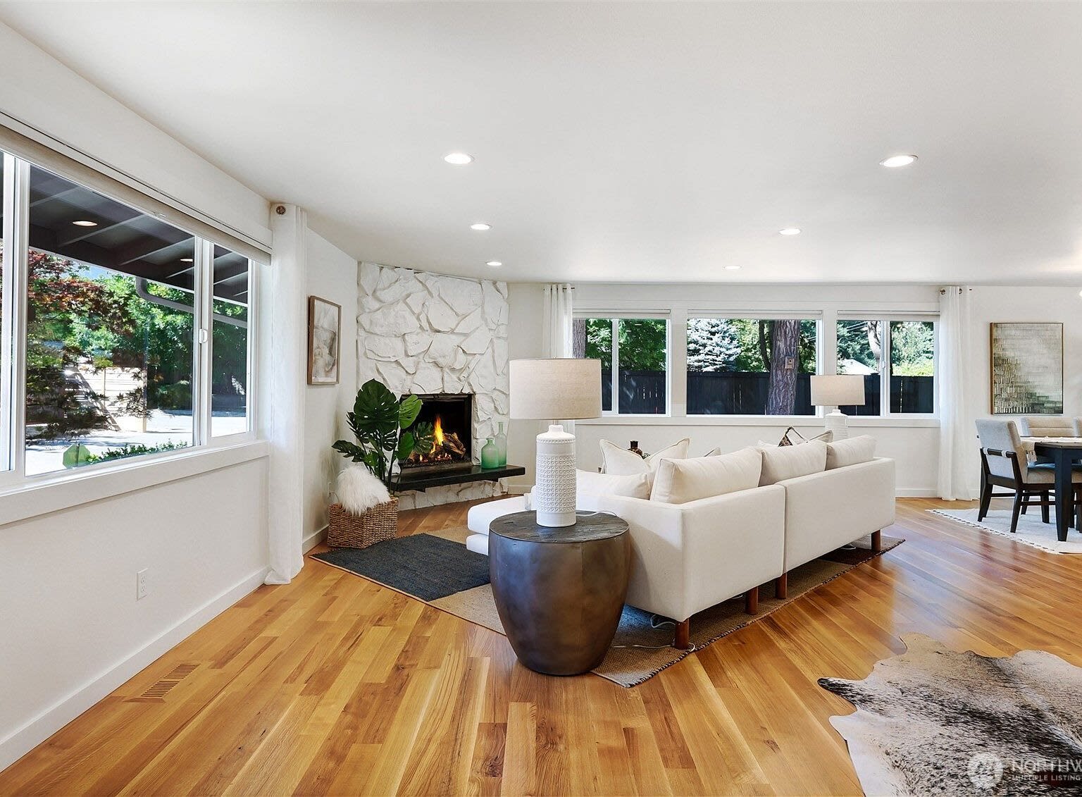 1527 NE 123rd St – photo 1