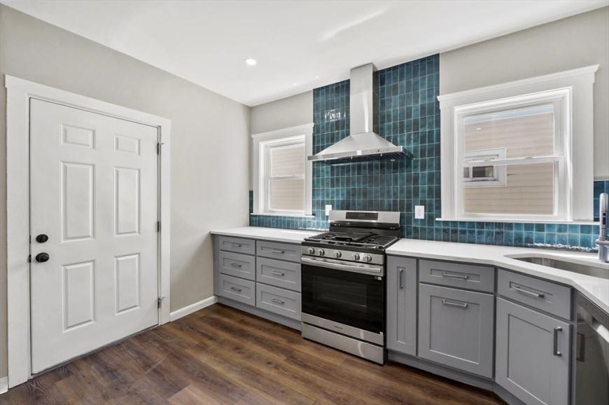 18 Lyon St. – photo 4
