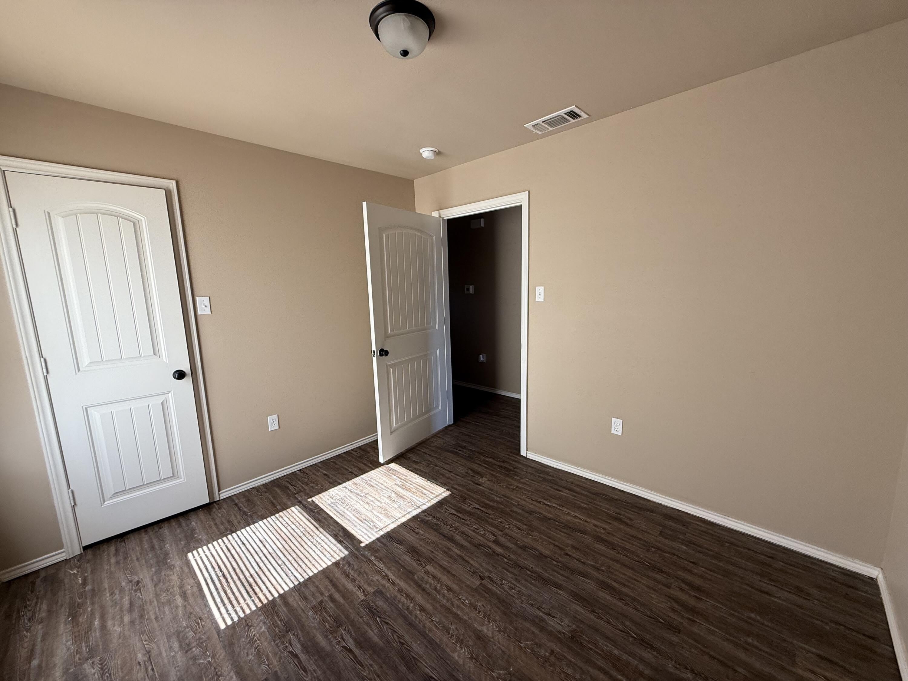 3422 E 3Rd Street – photo 3
