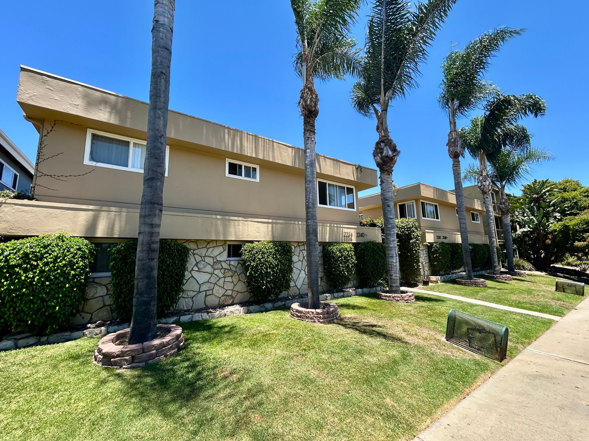1 Bed 1 Bath Pacific Beach Apartments – photo 3