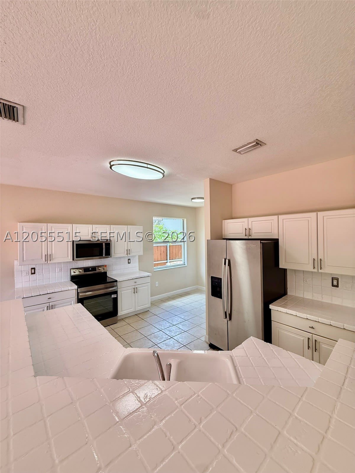 2123 Ne 38Th Rd – photo 2