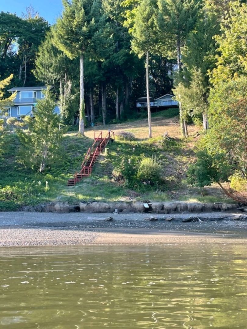 Beautiful Home On The Totten Inlet – photo 3