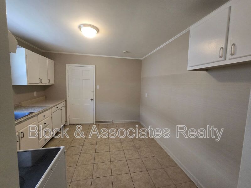 1605 Pichard St. – photo 3