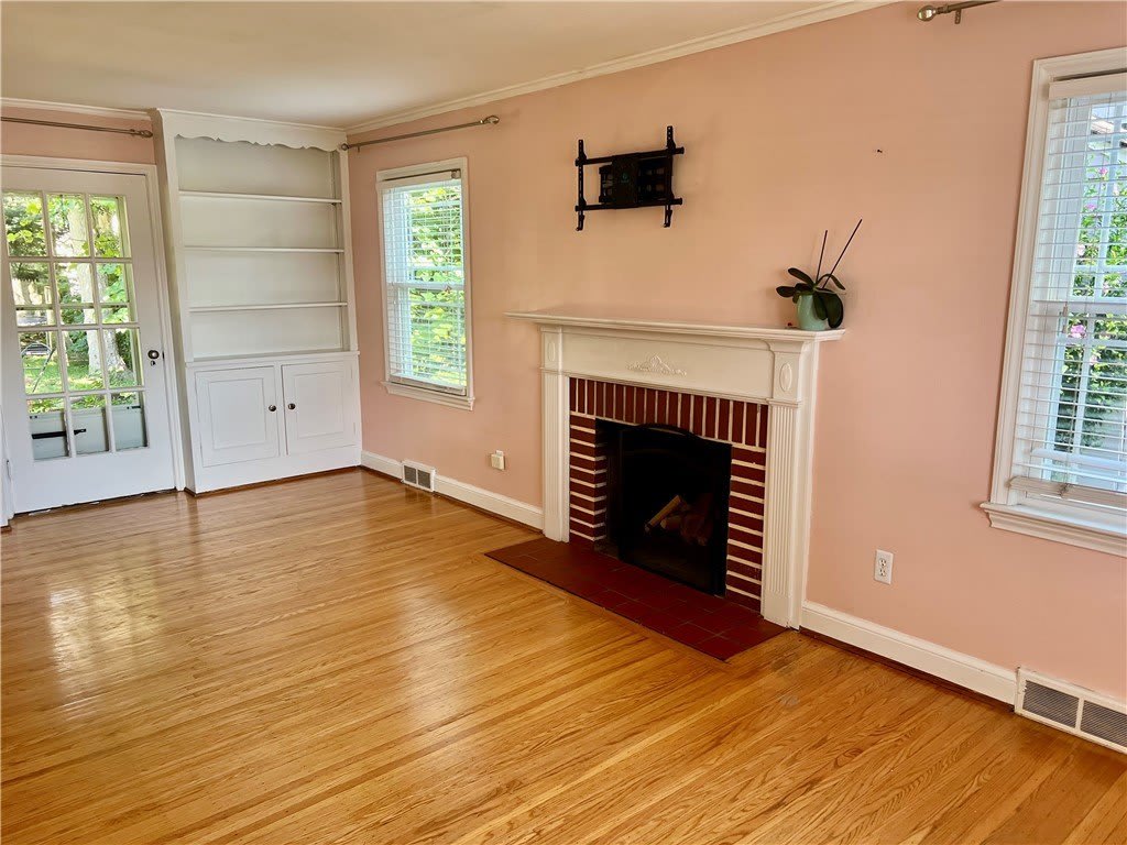 1161 Winton Road S – photo 4