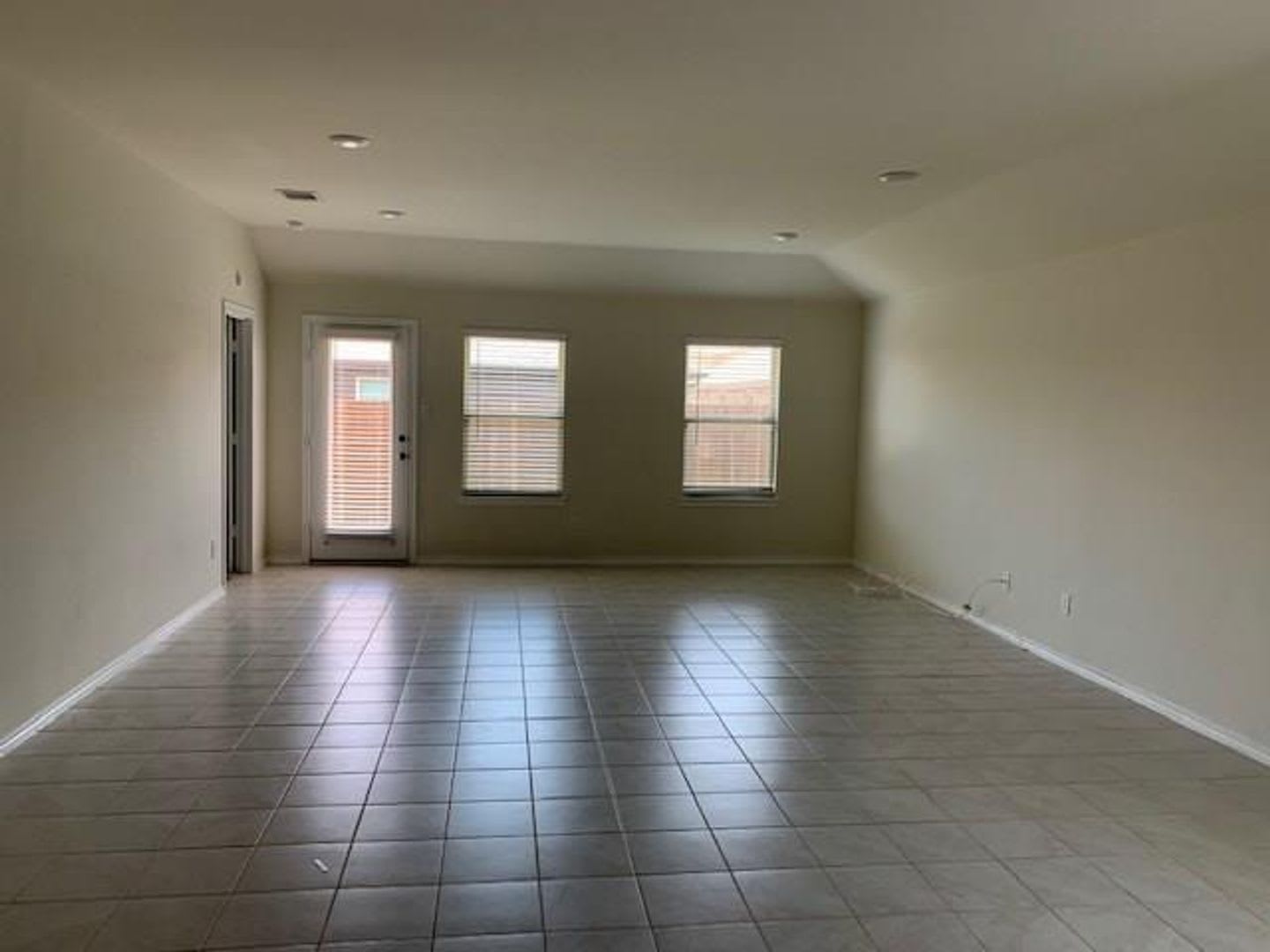 Princeton 4 Bed Move In Ready – photo 4