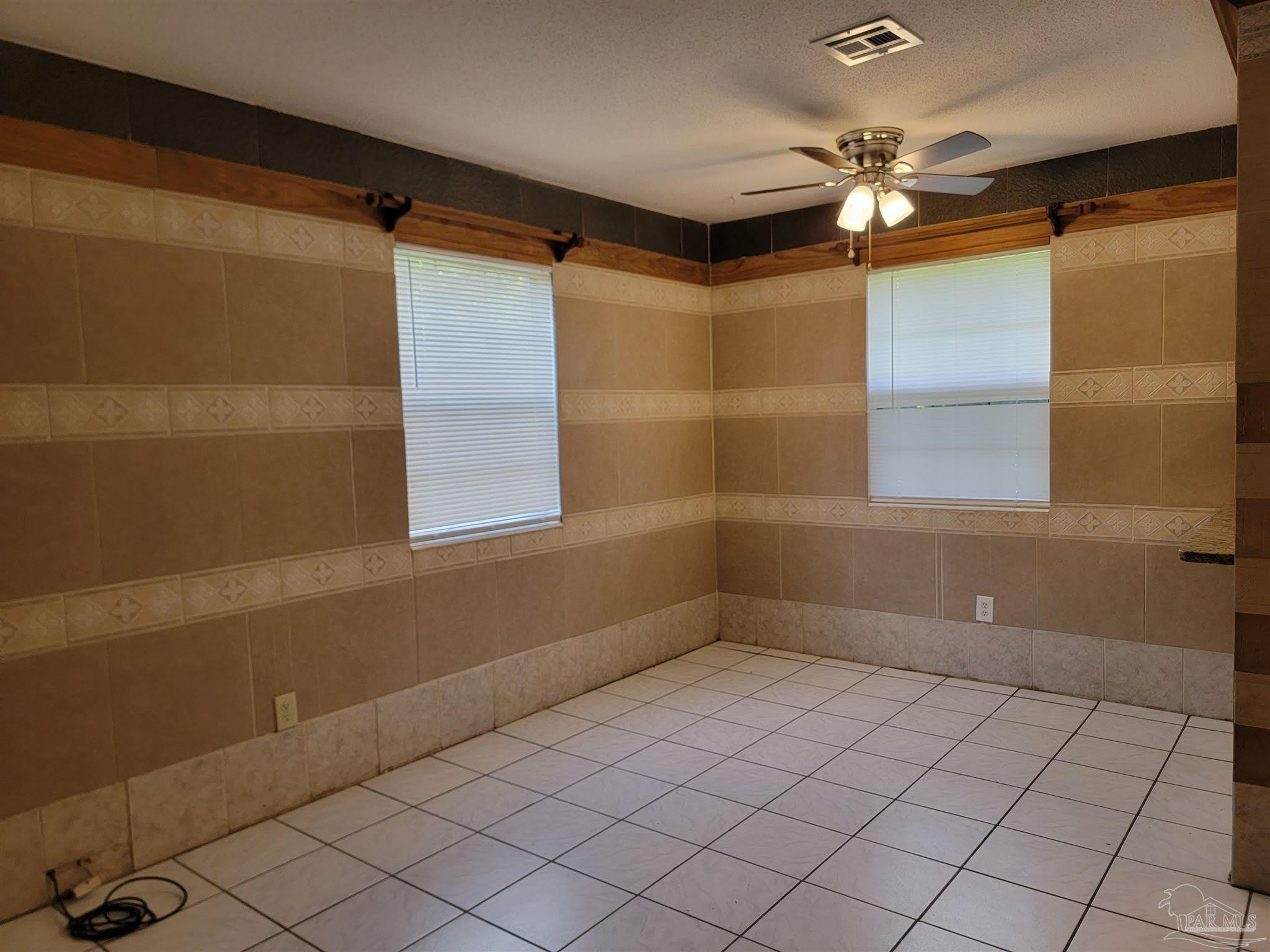 9610 Bowman Ave – photo 4