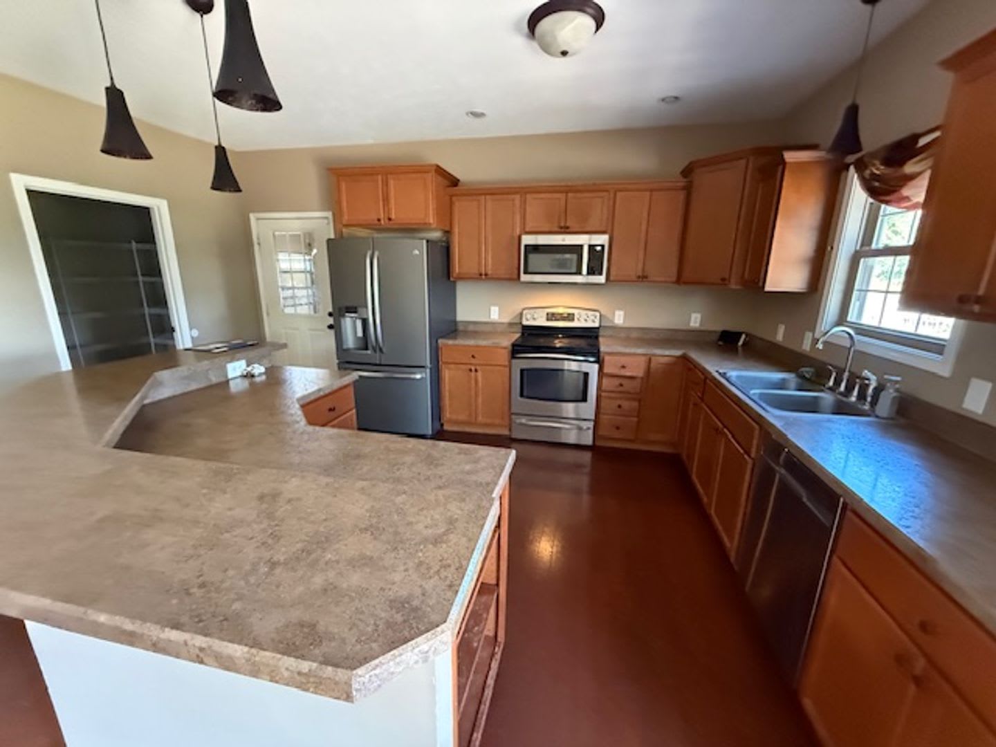 616 Wintergreen Drive – photo 2