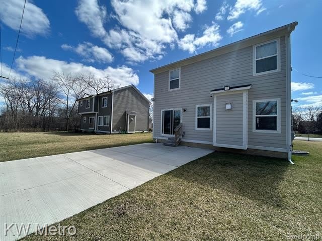2323 E Maple Road – photo 4