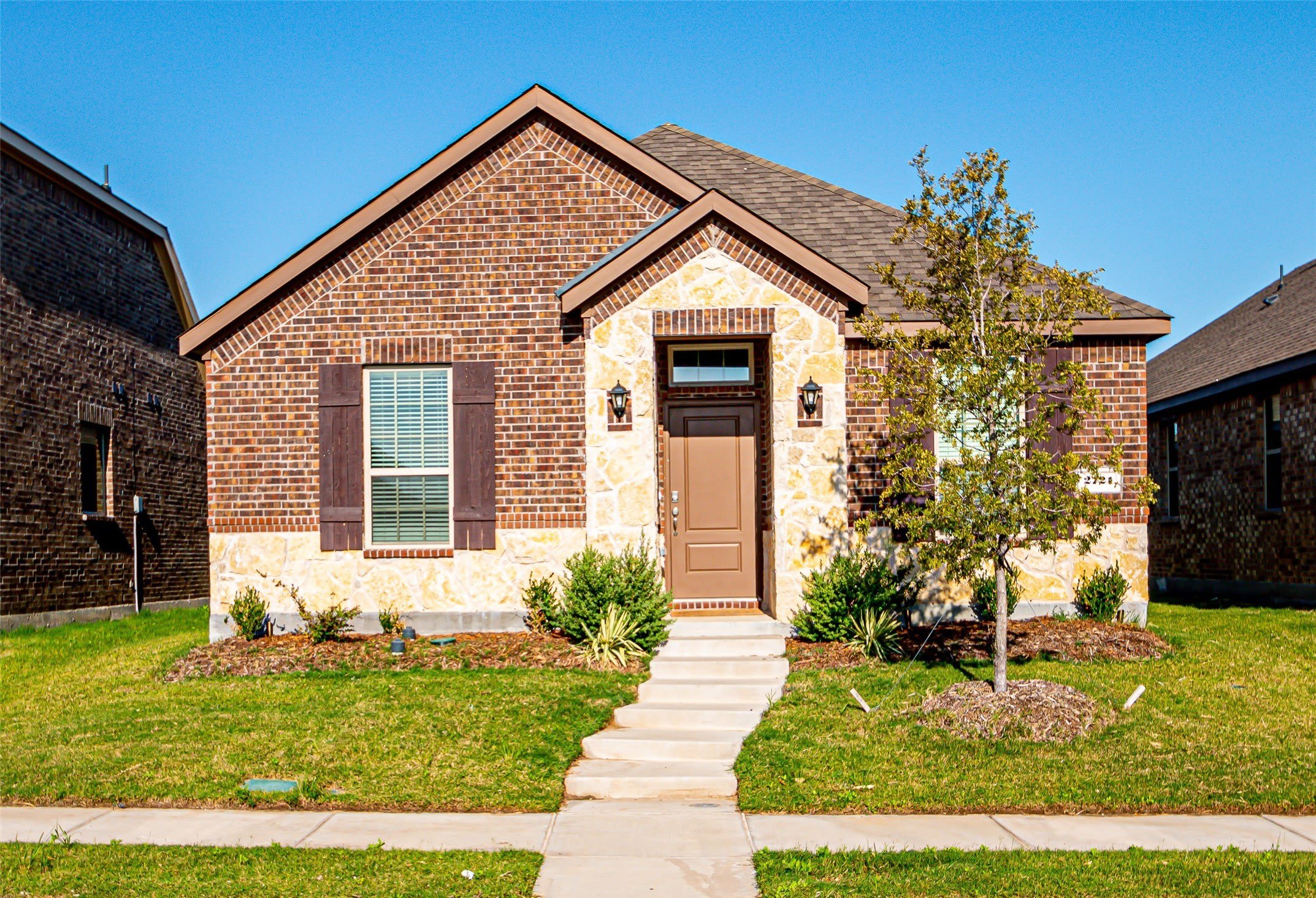 2721 Franklin Drive – photo 1