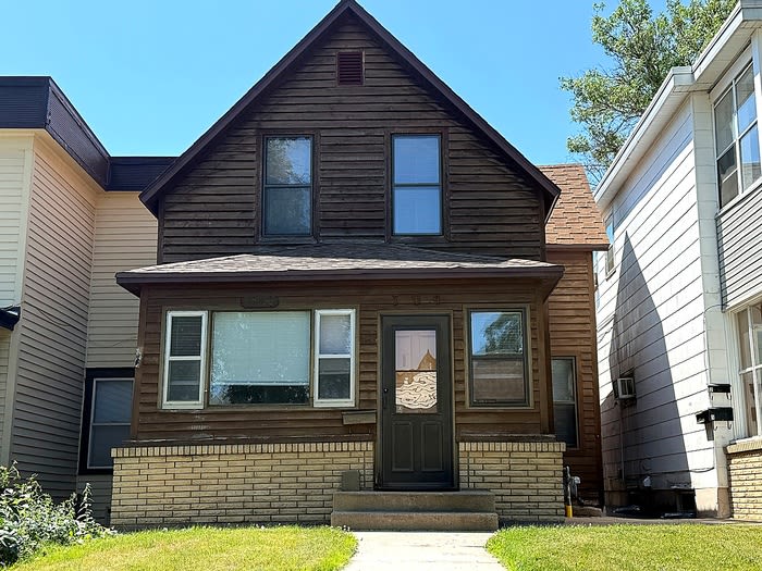 704 North 6th Street – photo 1