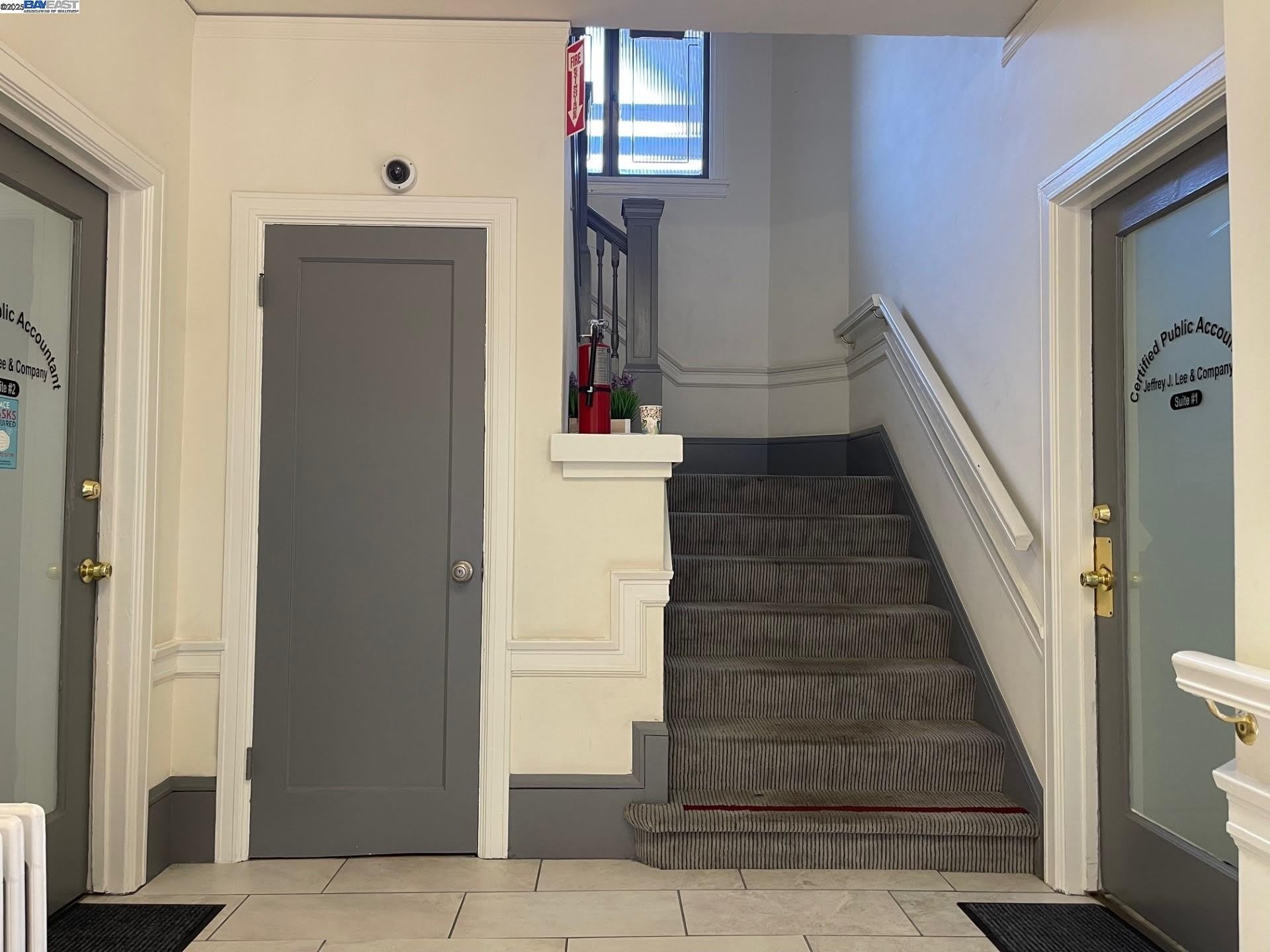 370 Grand Ave – photo 3