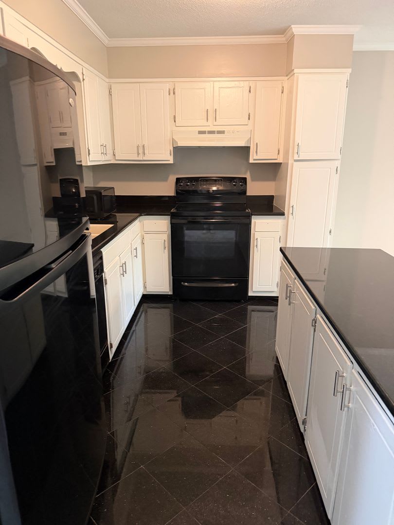 Lovely 2 Bedroom Condo in Raleigh – photo 4