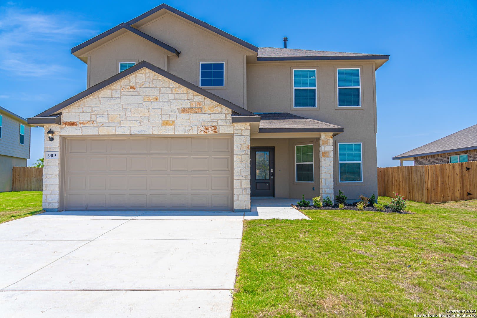 909 Rolling River – photo 1