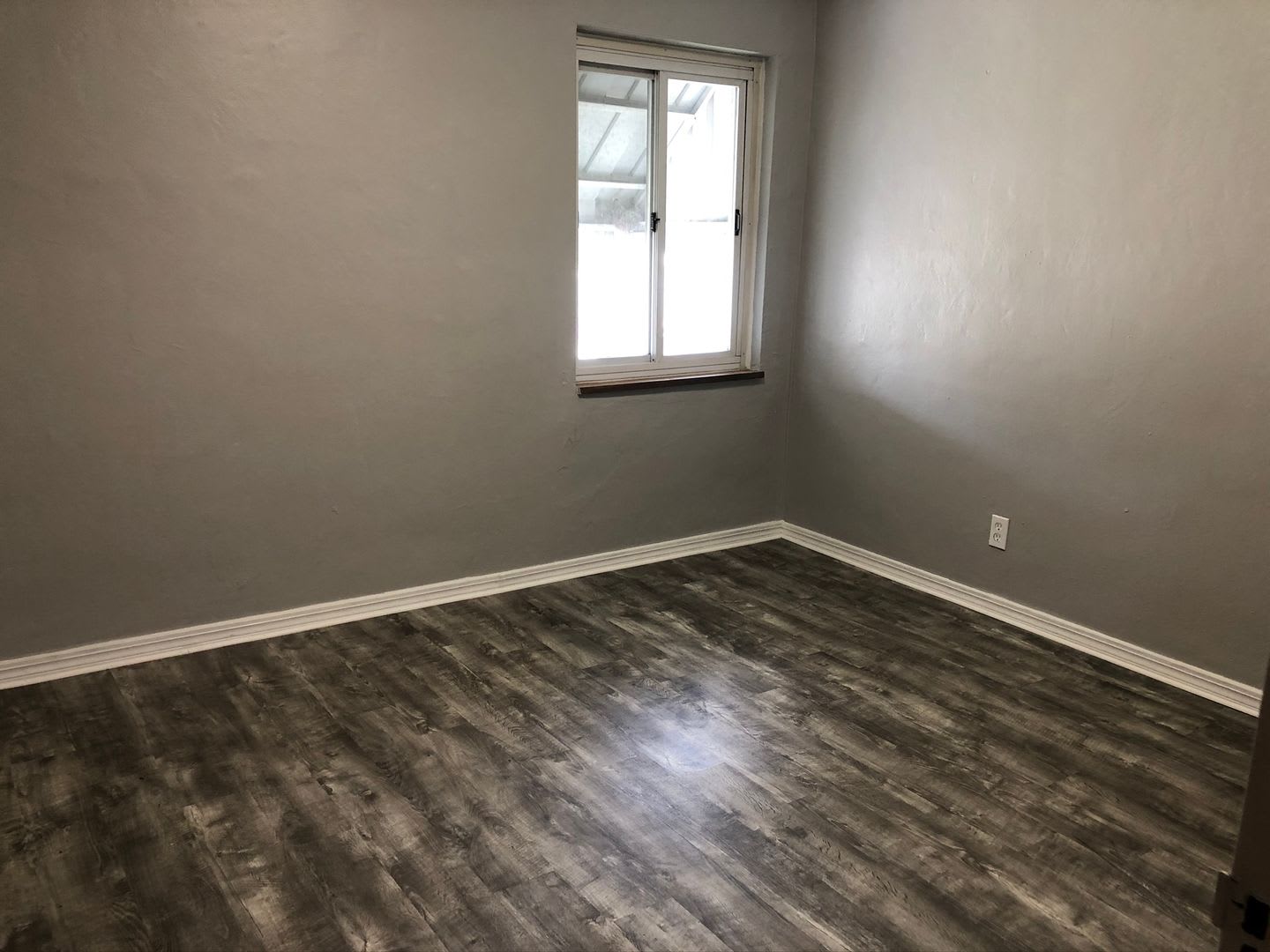 Greenfield 3 Bedroom Single Family House Garage Central Ac Yard – photo 3