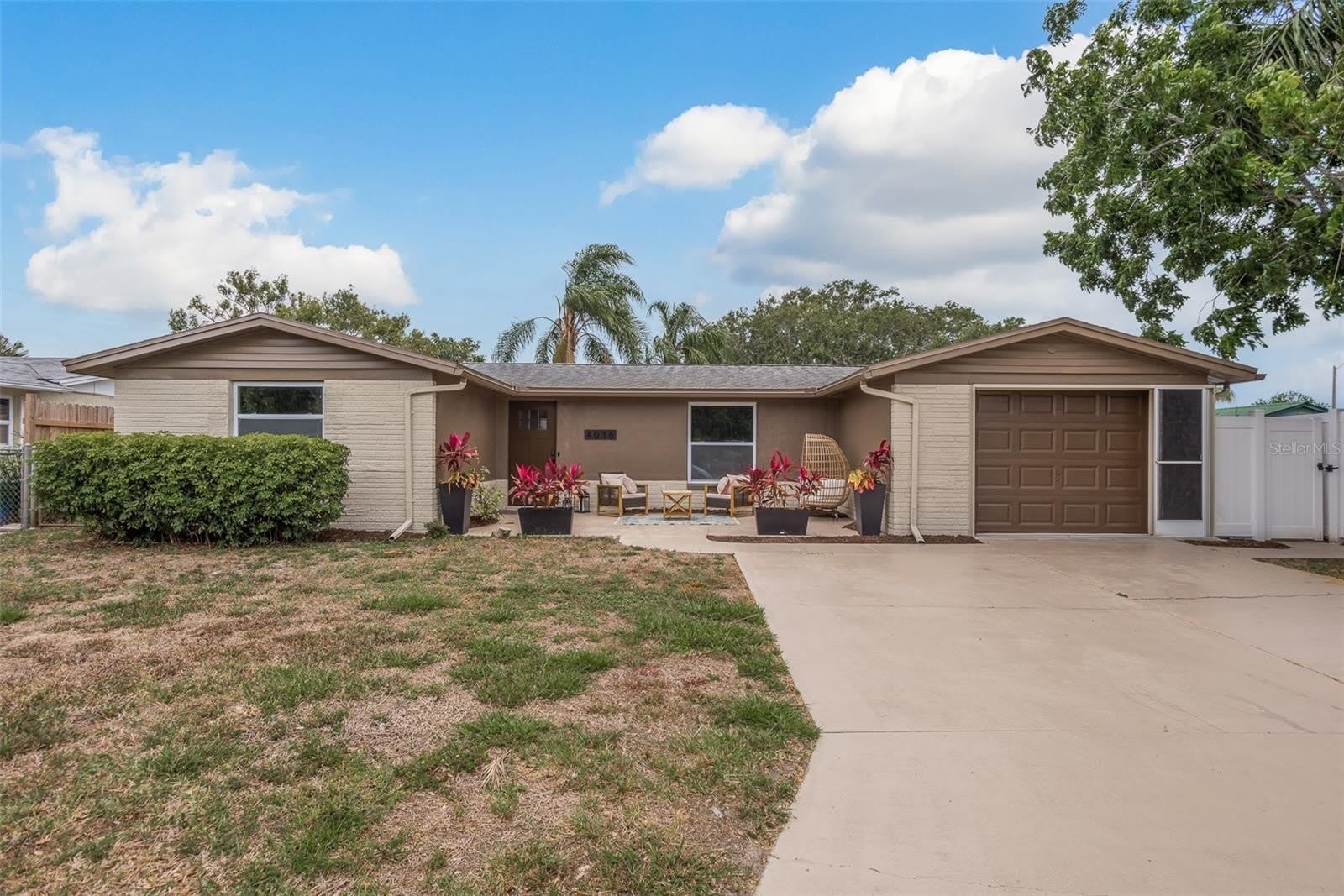 4036 Sunray Drive – photo 2
