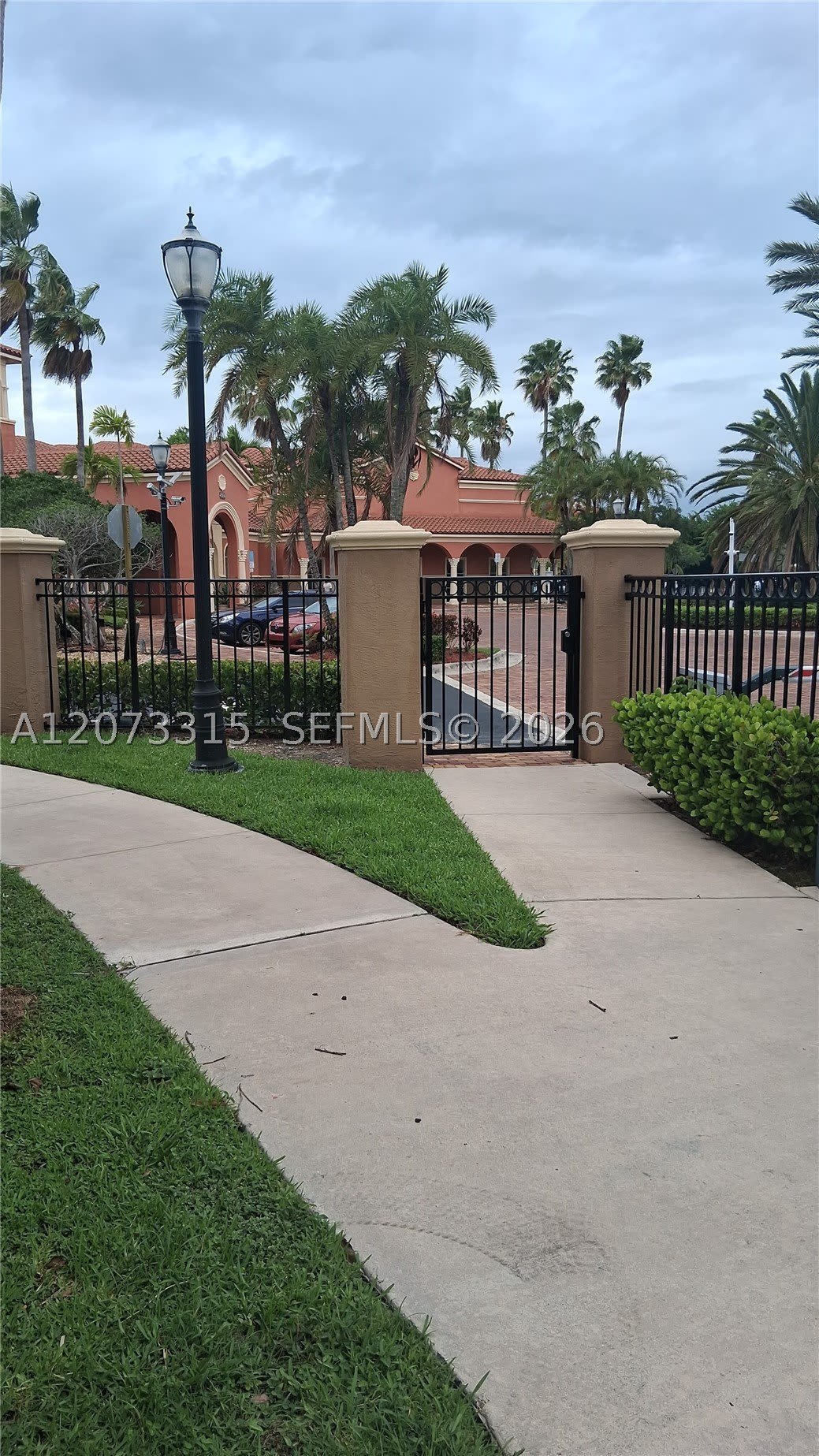 4600 SW 160th Ave – photo 1