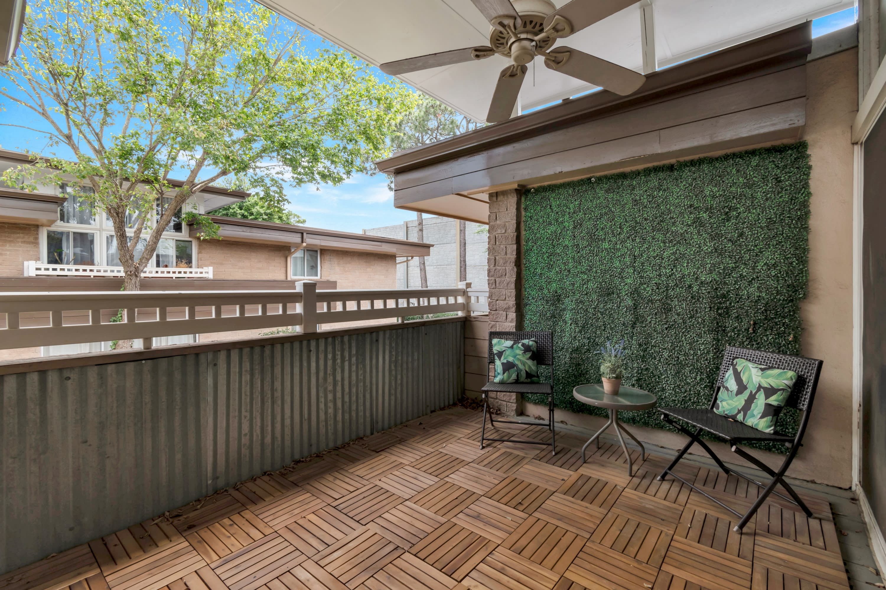 346 Carpenter Drive Northeast – photo 3