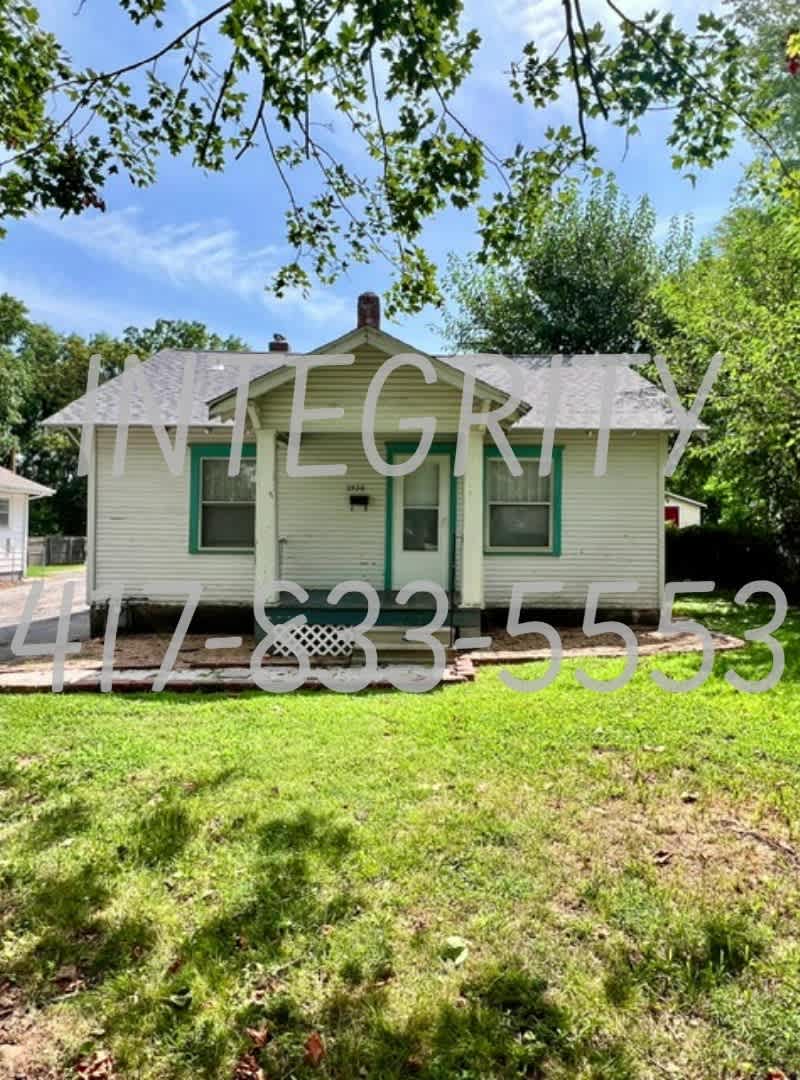 2326 N Franklin Ave – photo 1
